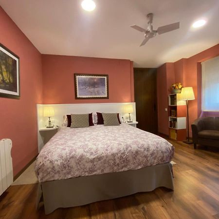 Escloper B&B Sant Julia de Vilatorta ภายนอก รูปภาพ