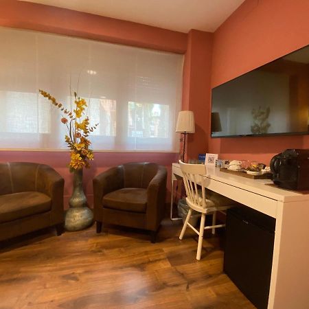 Escloper B&B Sant Julia de Vilatorta ภายนอก รูปภาพ