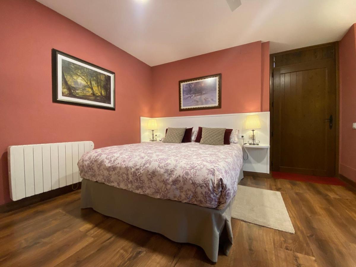 Escloper B&B Sant Julia de Vilatorta ภายนอก รูปภาพ